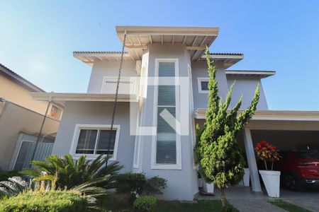 Casa à venda com 476m², 4 quartos e 6 vagas Casa à venda com 476m², 4 quartos e 6 vagasFachada