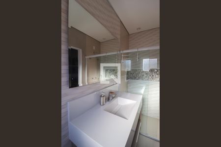 Casa à venda com 476m², 4 quartos e 6 vagas Casa à venda com 476m², 4 quartos e 6 vagasBanheiro quarto 2