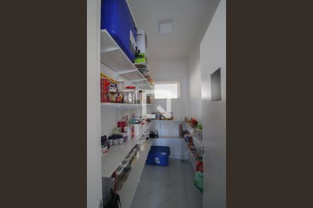 Casa à venda com 476m², 4 quartos e 6 vagas Casa à venda com 476m², 4 quartos e 6 vagasDespensa