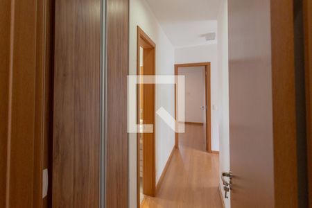 Corredor de apartamento para alugar com 3 quartos, 109m² em Sion, Belo Horizonte