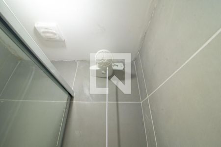 Banheiro de kitnet/studio para alugar com 1 quarto, 22m² em Vila Gustavo, São Paulo
