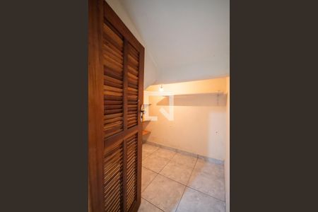 Despensa de casa à venda com 5 quartos, 190m² em Veloso, Osasco