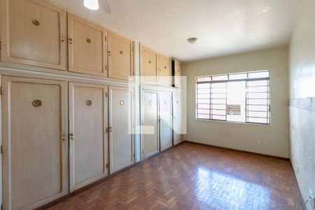 Quarto 2 de casa à venda com 3 quartos, 330m² em Carlos Prates, Belo Horizonte