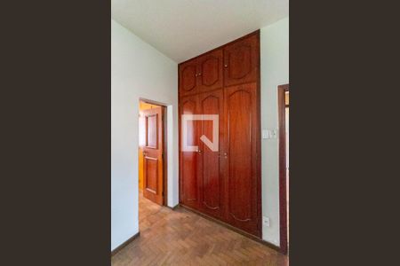 Quarto 1 de casa à venda com 3 quartos, 330m² em Carlos Prates, Belo Horizonte