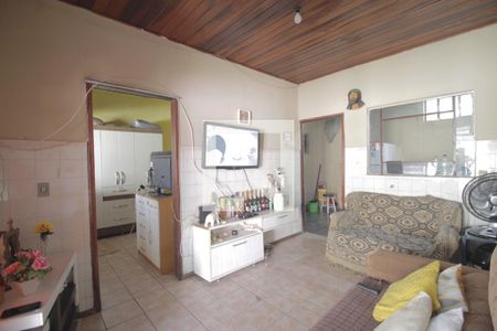 Sala de casa à venda com 4 quartos, 94m² em Rubem Berta, Porto Alegre