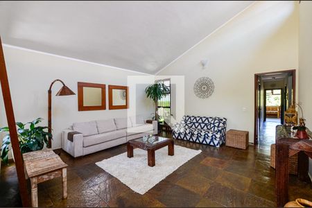 Sala de casa de condomínio à venda com 3 quartos, 300m² em Badu, Niterói