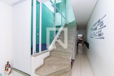 Escada de casa à venda com 3 quartos, 135m² em Vila Santa Virginia, São Paulo