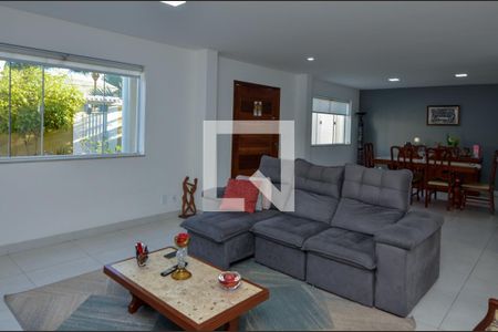 Sala de casa de condomínio para alugar com 4 quartos, 360m² em Vargem Grande, Rio de Janeiro