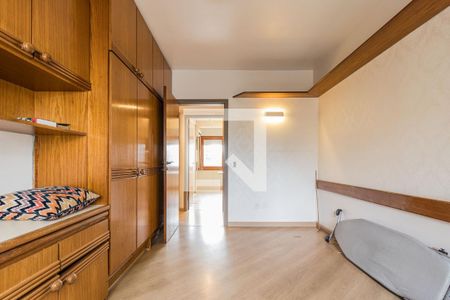 Dormitório de apartamento à venda com 3 quartos, 180m² em Independência, Porto Alegre