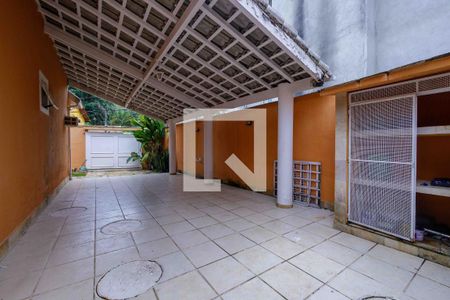Quintal de casa de condomínio para alugar com 4 quartos, 280m² em Vargem Grande, Rio de Janeiro