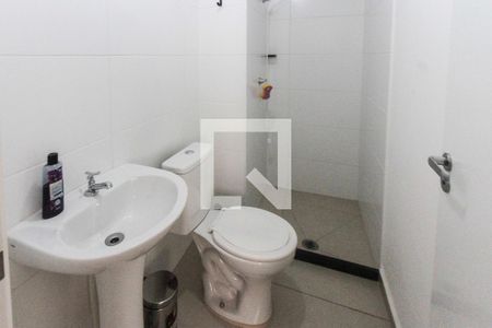 Banheiro de apartamento para alugar com 1 quarto, 35m² em Jardim Adutora, São Paulo