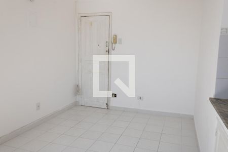 Sala/Quarto/Cozinha de apartamento para alugar com 1 quarto, 21m² em Centro, Rio de Janeiro