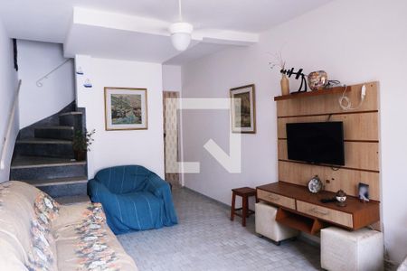 Sala de casa para alugar com 2 quartos, 70m² em Vila Valenca, São Vicente