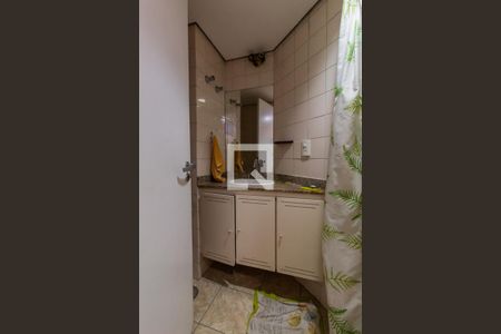 Banheiro Corredor de apartamento para alugar com 3 quartos, 79m² em Vila Progredior, São Paulo