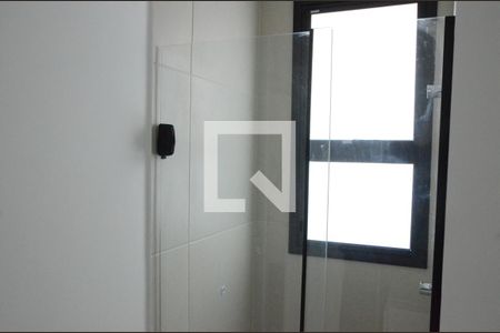 Banheiro de kitnet/studio para alugar com 1 quarto, 37m² em Km 18, Osasco