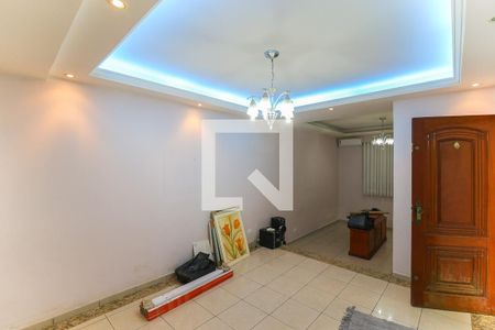 Casa à venda com 160m², 3 quartos e 2 vagasSala