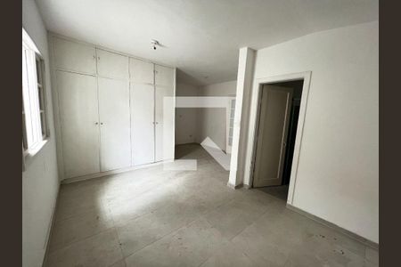 Casa à venda com 3 quartos, 131m² em Vila Cordeiro, São Paulo