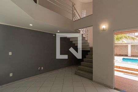 Sala de casa de condomínio para alugar com 4 quartos, 350m² em Jardim Vila Inglesa, Sorocaba