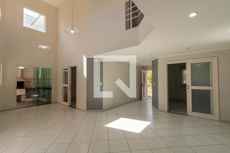 Sala de casa de condomínio para alugar com 4 quartos, 350m² em Jardim Vila Inglesa, Sorocaba