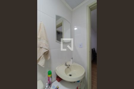 Banheiro de apartamento à venda com 1 quarto, 45m² em Santo Antônio, Porto Alegre