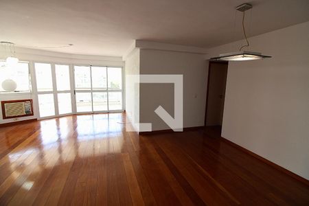 Sala de apartamento para alugar com 4 quartos, 130m² em Barra da Tijuca, Rio de Janeiro