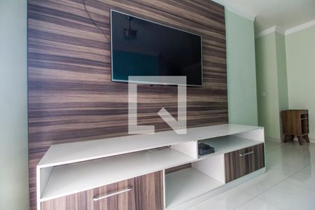 Sala de TV de apartamento à venda com 2 quartos, 71m² em Jardim Tupanci, Barueri