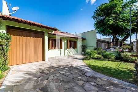 Casa à venda com 3 quartos, 180m² em Jardim do Salso, Porto Alegre