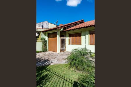 Casa à venda com 3 quartos, 180m² em Jardim do Salso, Porto Alegre