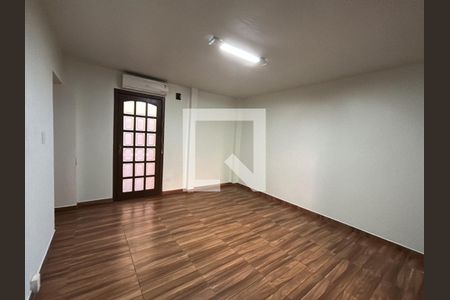 Suíte 1 de casa à venda com 5 quartos, 300m² em Harmonia, Canoas