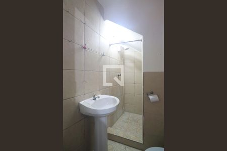 Banheiro de kitnet/studio para alugar com 1 quarto, 12m² em Parque das Nações, Santo André