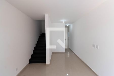 Sala de casa à venda com 2 quartos, 80m² em Jardim Fernandes, São Paulo