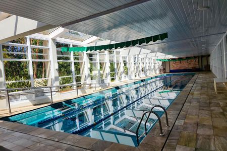 Apartamento à venda com 106m², 3 quartos e 2 vagas Apartamento à venda com 106m², 3 quartos e 2 vagasÁrea comum - Piscina