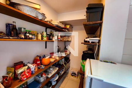 Apartamento à venda com 106m², 3 quartos e 2 vagas Apartamento à venda com 106m², 3 quartos e 2 vagasDespensa