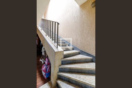 Escada  de casa à venda com 4 quartos, 317m² em Parque Novo Mundo, São Paulo