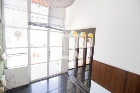 Sala de casa à venda com 7 quartos, 520m² em Filadélfia, Betim