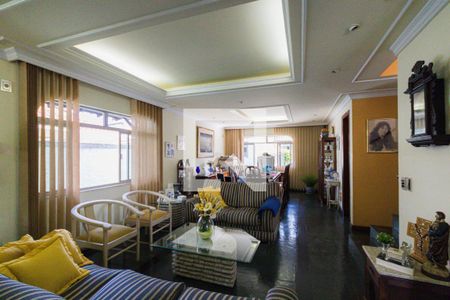 Casa de condomínio para alugar com 400m², 4 quartos e 4 vagasSala
