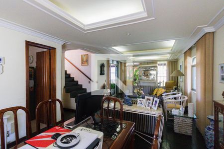 Sala de casa de condomínio para alugar com 4 quartos, 400m² em Anil, Rio de Janeiro