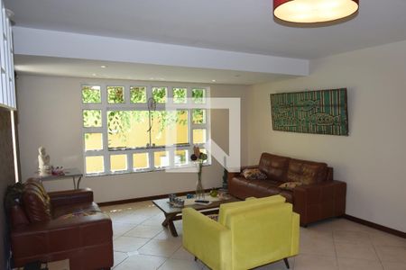 Sala de casa à venda com 4 quartos, 249m² em Jardim Umuarama, São Paulo