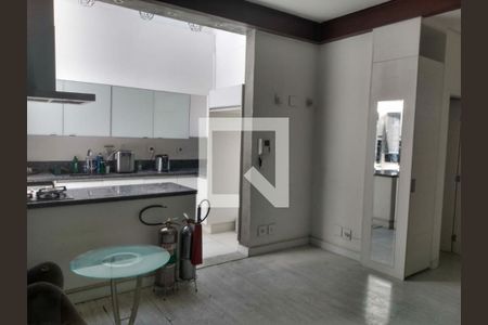Casa à venda com 6 quartos, 200m² em Campo Belo, São Paulo