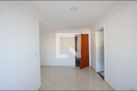 Sala de apartamento para alugar com 2 quartos, 50m² em Váz Lobo, Rio de Janeiro