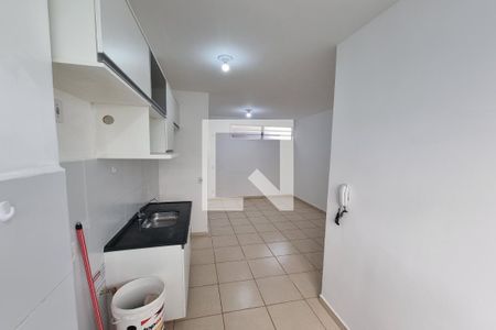 Cozinha e Área de Serviço de apartamento para alugar com 2 quartos, 80m² em Jardim Heitor Rigon, Ribeirão Preto