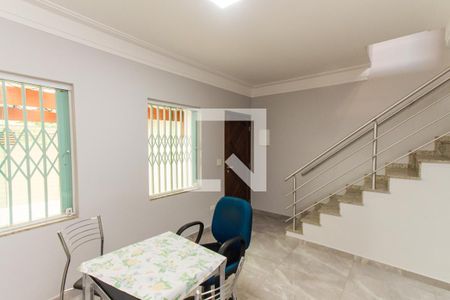 Sala   de casa para alugar com 2 quartos, 99m² em Vila Santa Terezinha (zona Norte), São Paulo