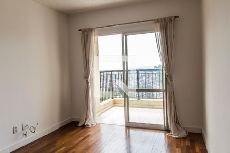 Sala de TV de apartamento para alugar com 3 quartos, 90m² em Jardim Tupanci, Barueri