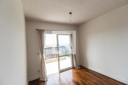 Sala de TV de apartamento para alugar com 3 quartos, 90m² em Jardim Tupanci, Barueri