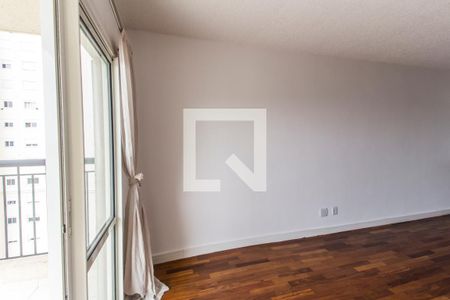 Sala de TV de apartamento para alugar com 3 quartos, 90m² em Jardim Tupanci, Barueri