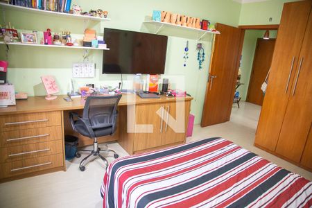 Casa à venda com 450m², 4 quartos e 3 vagas Casa à venda com 450m², 4 quartos e 3 vagasQuarto 2