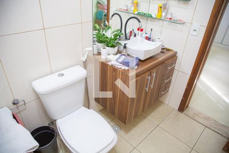 Casa à venda com 450m², 4 quartos e 3 vagas Casa à venda com 450m², 4 quartos e 3 vagasBanheiro da Suíte