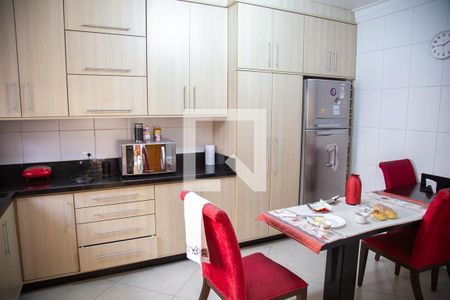 Casa à venda com 450m², 4 quartos e 3 vagas Casa à venda com 450m², 4 quartos e 3 vagasCozinha