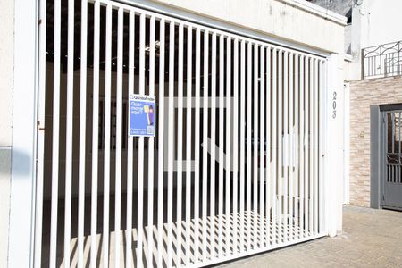 Casa à venda com 450m², 4 quartos e 3 vagas Casa à venda com 450m², 4 quartos e 3 vagasFachada