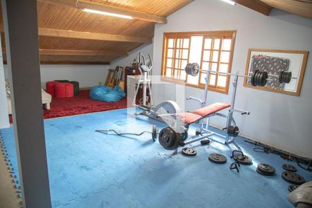 Casa à venda com 450m², 4 quartos e 3 vagas Casa à venda com 450m², 4 quartos e 3 vagasSotão